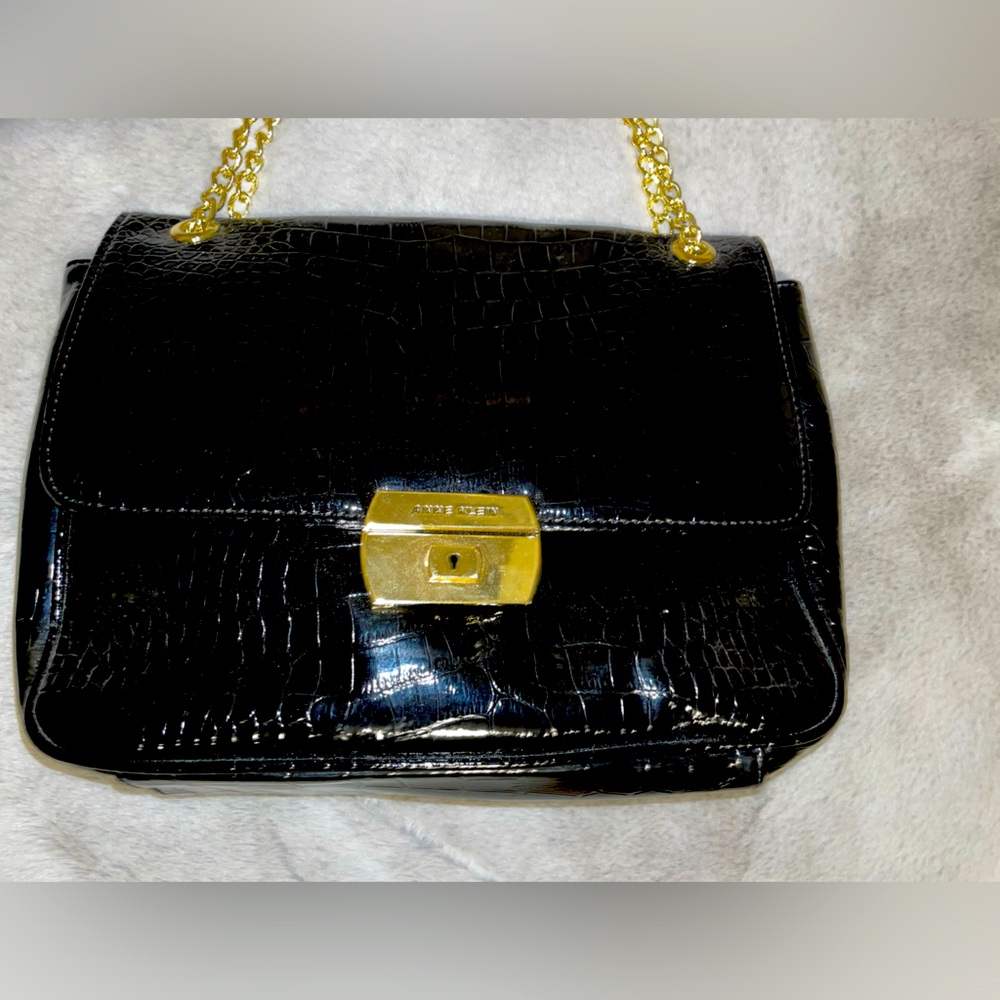 🎩Anne Klein Black Croc-Embossed Chain Shoulder Bag